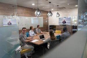 Videokonferenzraum: Ausstattung planen und einrichten