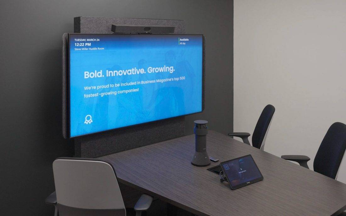 Velocity medium meeting room with a single display and table controller